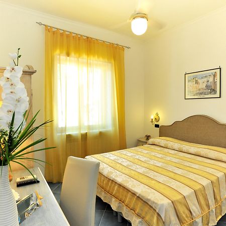 Hotel Miramare مايوري المظهر الخارجي الصورة