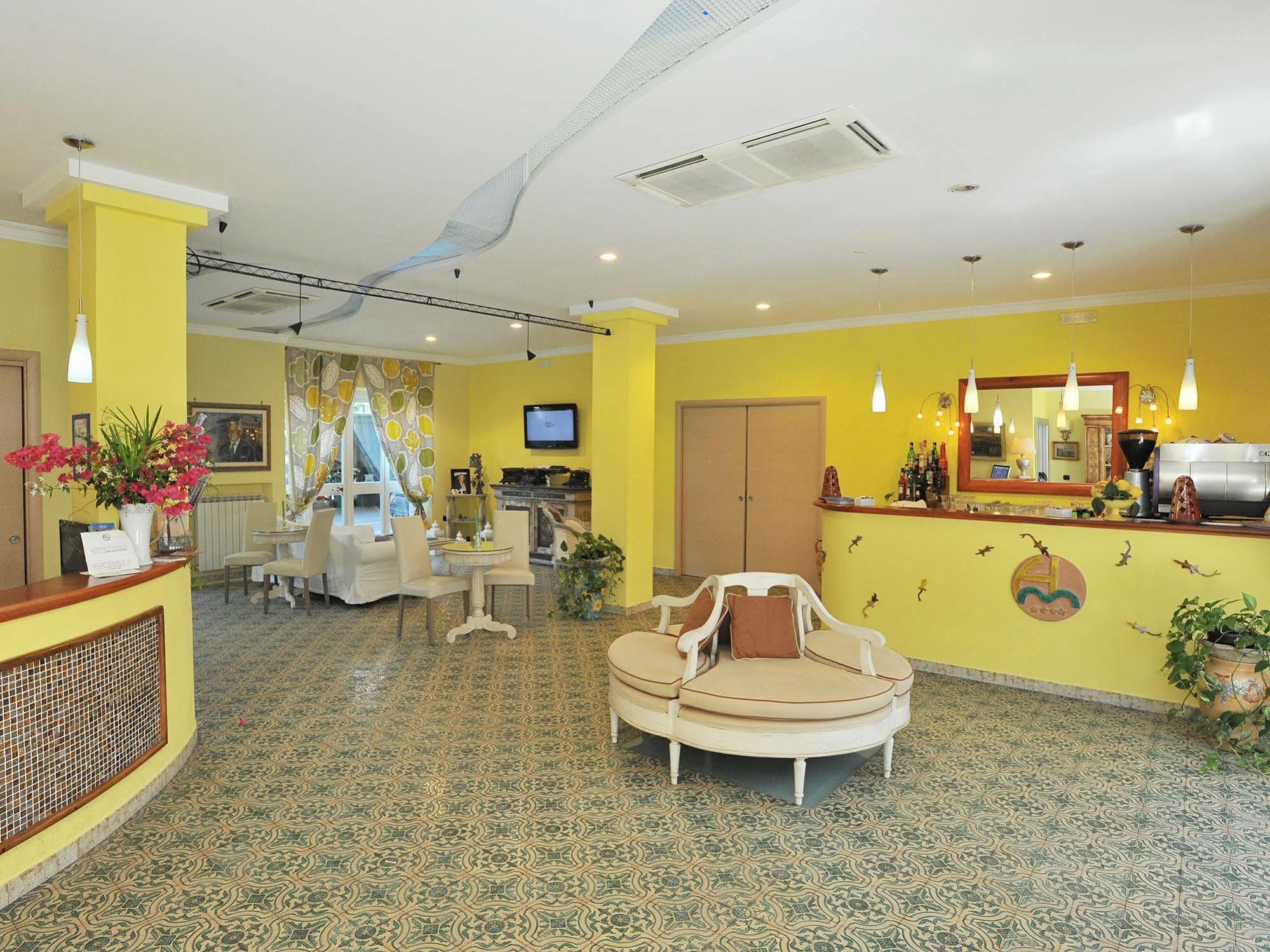 Hotel Miramare مايوري المظهر الخارجي الصورة
